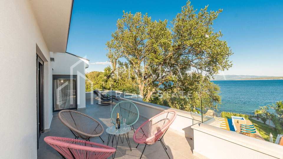 Posedarje, a unique pool villa, 1st row to the sea