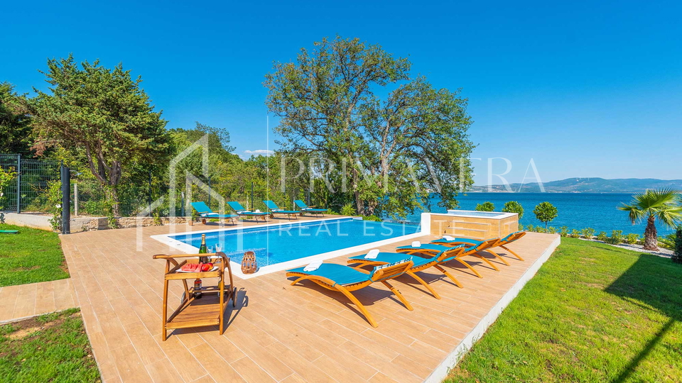 Posedarje, a unique pool villa, 1st row to the sea