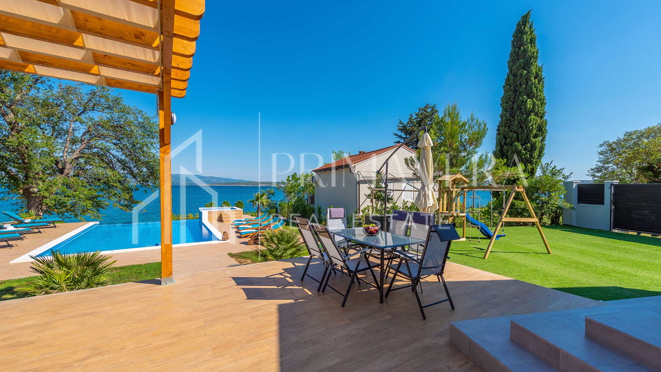 Posedarje, a unique pool villa, 1st row to the sea