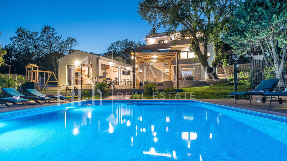 Posedarje, a unique pool villa, 1st row to the sea