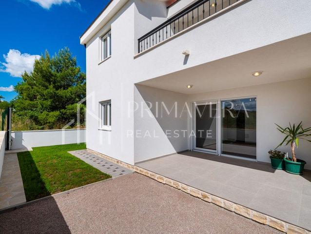 Posedarje, new building, apartment on the ground flor, sea view!