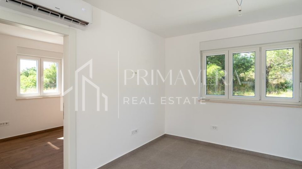 Posedarje, new building, apartment on the ground flor, sea view!