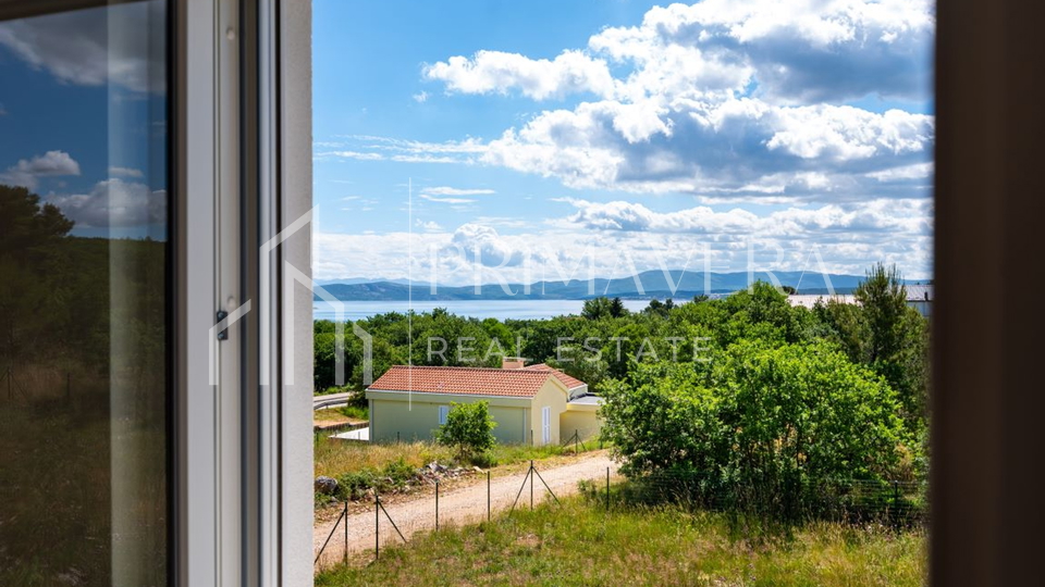 Posedarje, novi stan s prekrasnim pogledom na more i vrtom!