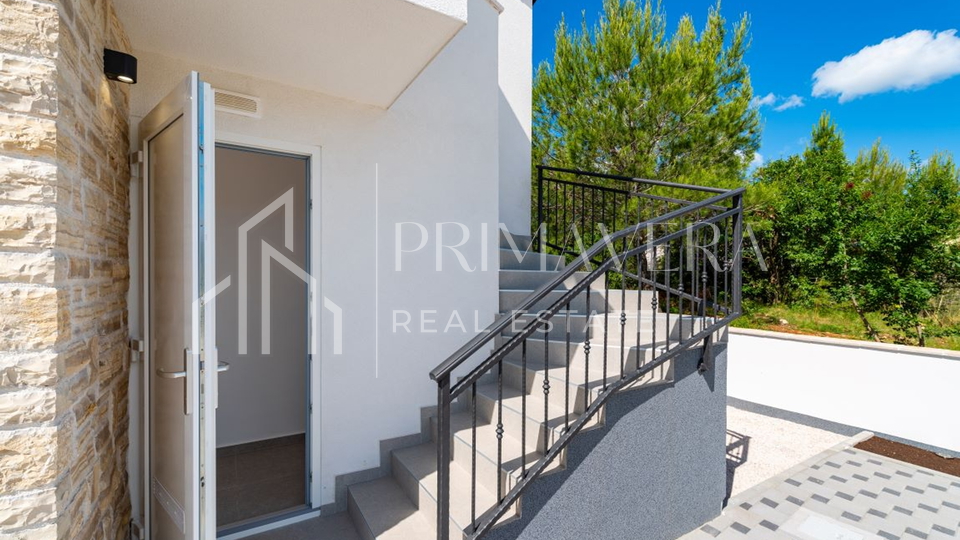 Posedarje, a newly built house with 2 apartments and a beautiful sea view!