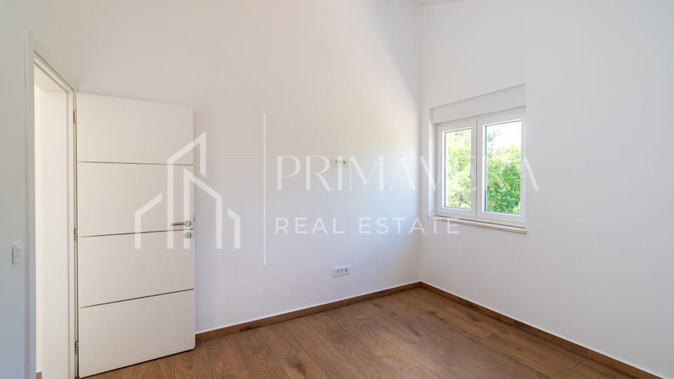 Posedarje, a newly built house with 2 apartments and a beautiful sea view!