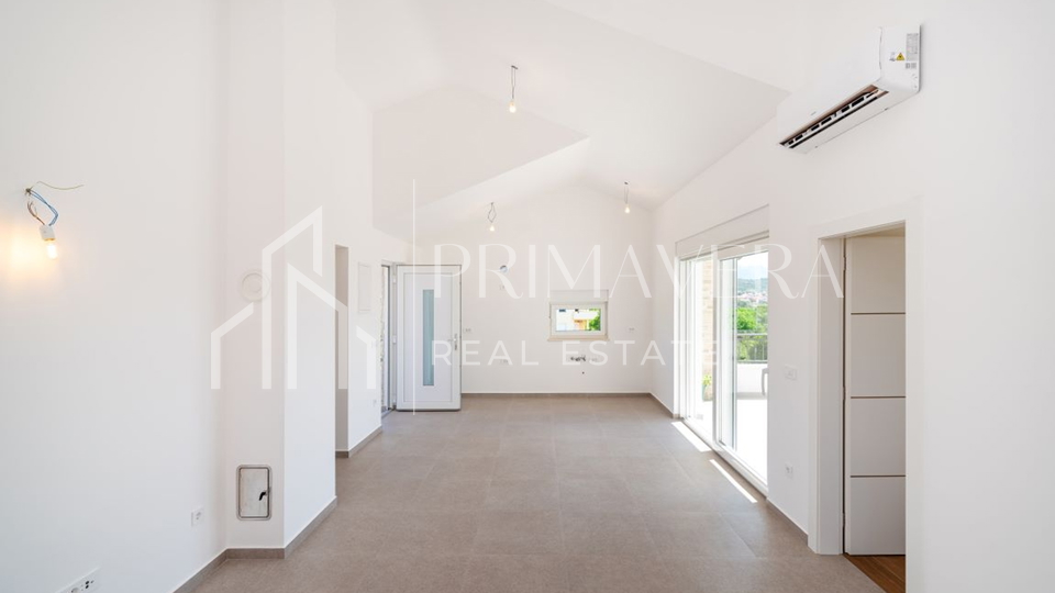 Posedarje, a newly built house with 2 apartments and a beautiful sea view!