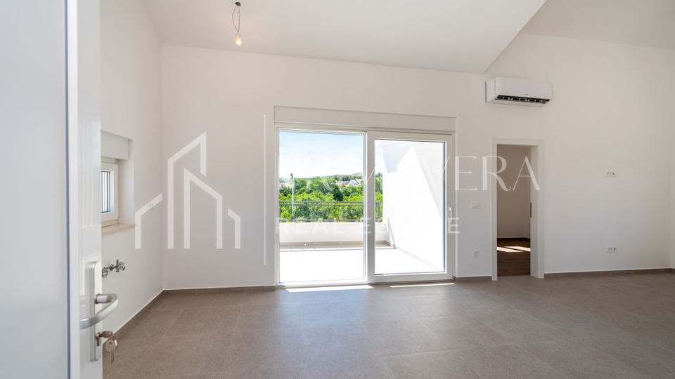 Posedarje, a newly built house with 2 apartments and a beautiful sea view!