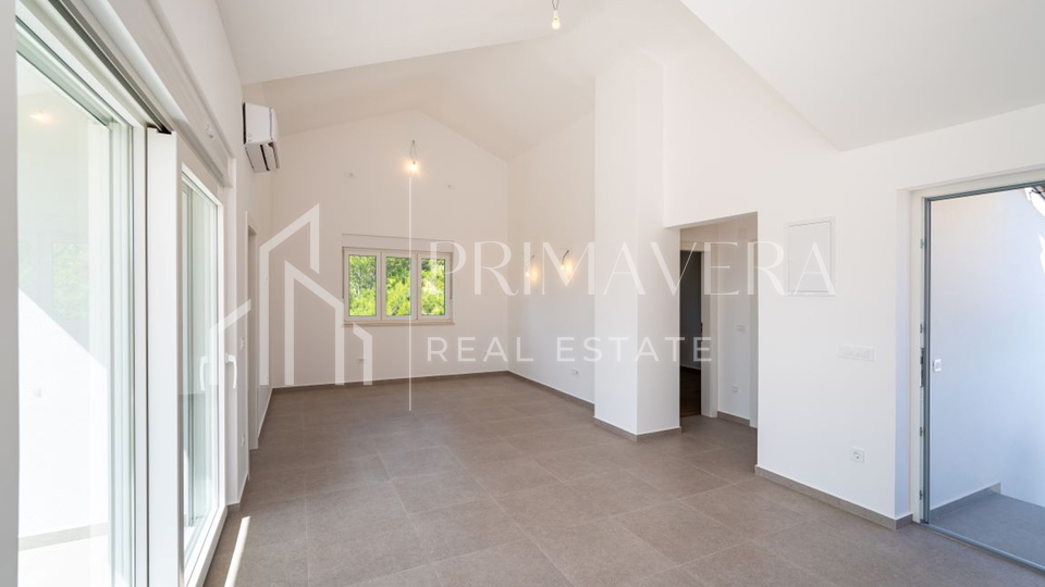 Posedarje, a newly built house with 2 apartments and a beautiful sea view!