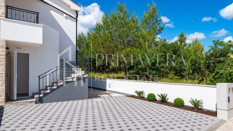 Posedarje, a newly built house with 2 apartments and a beautiful sea view!