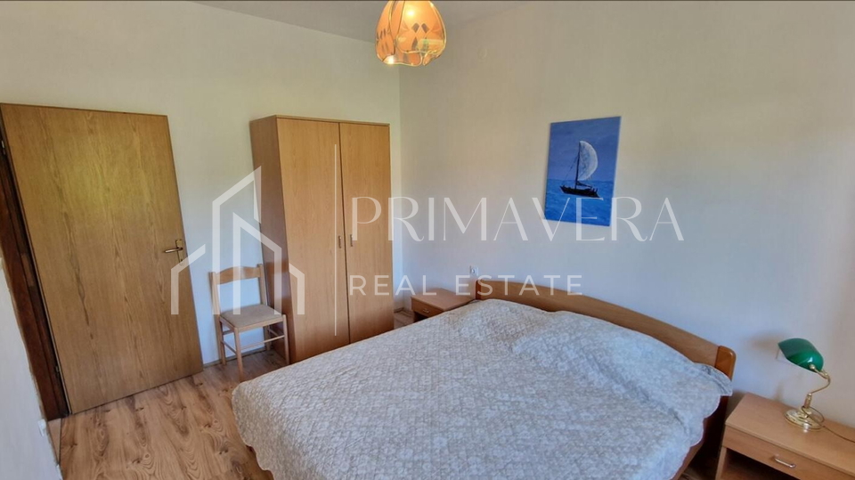 Pašman, Banj, house on a spacious garden, only 30m from the sea and the beach