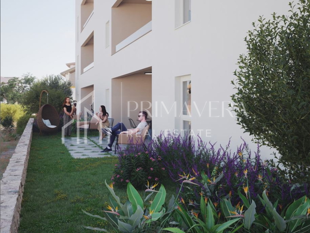 Sukošan, new building only 70m from the sea, apartment with a garden, S2