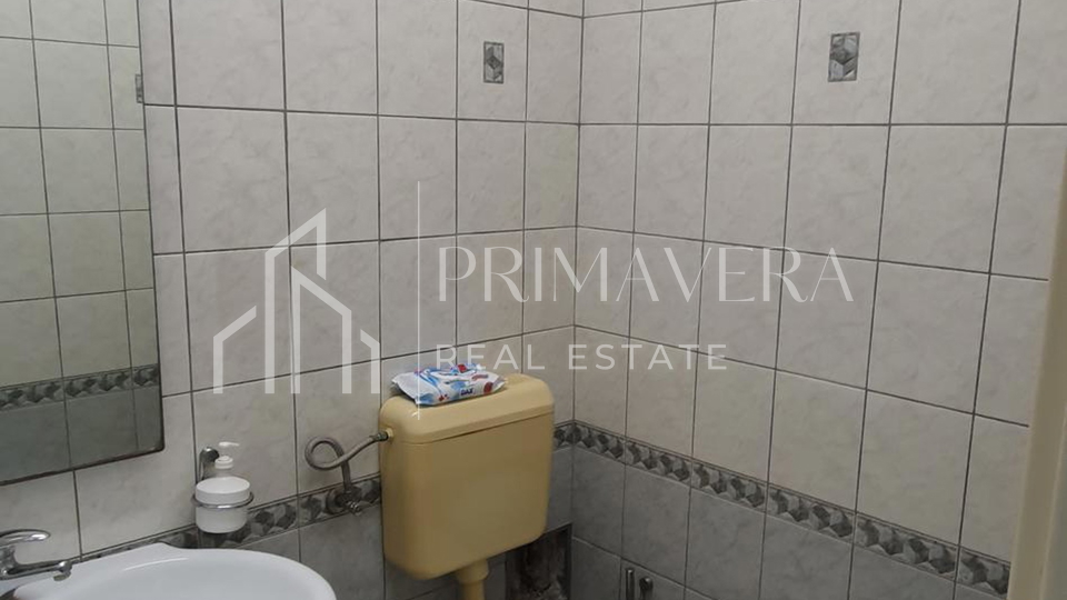 Zadar&sol;Poluotok&comma; stan na izvrsnoj lokaciji&comma; 39 m2