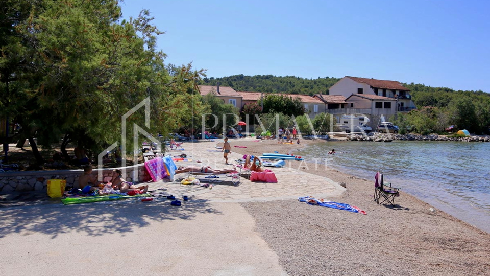 Banj, otok Pašman, građevinsko zemljište 600 m2, 300 m od mora