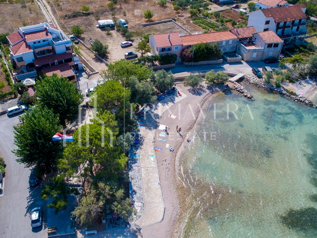 Banj, otok Pašman, građevinsko zemljište 600 m2, 300 m od mora