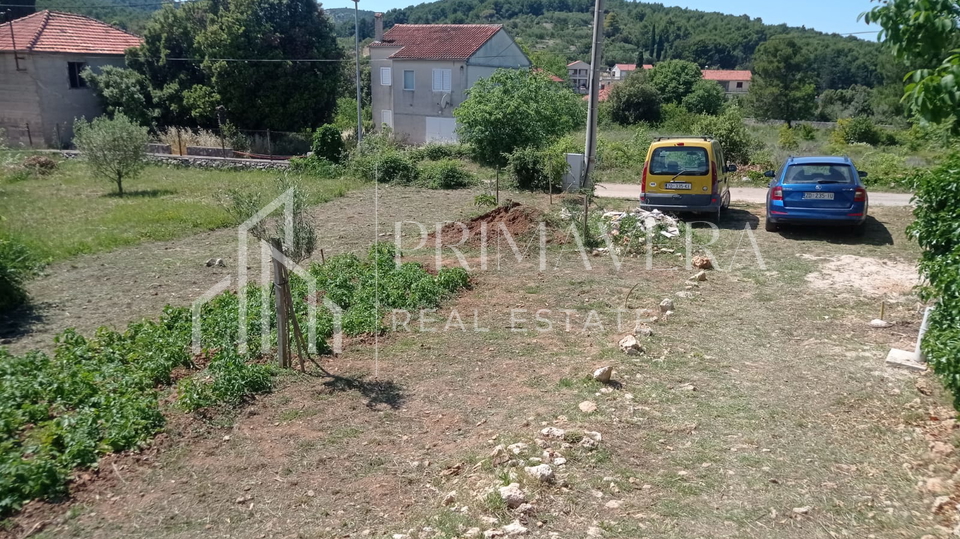 Banj&comma; Pa&scaron;man&comma; kamena ku&cacute;a u nizu