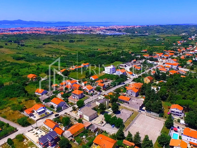 Crno, građevinsko zemljište, 978 m2