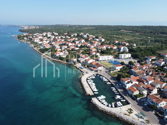 Diklo, građevinsko zemljište blizu mora, 479 m2