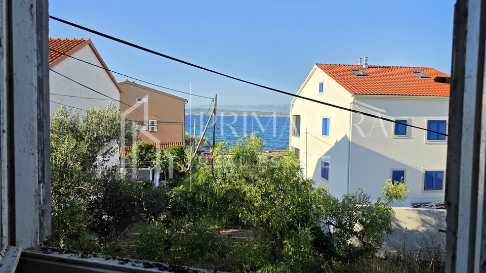 Banj&comma; Pa&scaron;man&comma; ku&cacute;a za renovaciju u blizini mora&comma; velika oku&cacute;nica