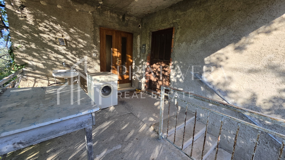 Banj&comma; Pa&scaron;man&comma; ku&cacute;a za renovaciju u blizini mora&comma; velika oku&cacute;nica