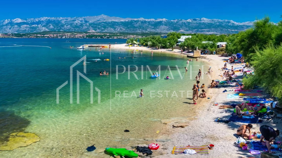 Novigrad&comma; gra&dstrok;evinsko zemlji&scaron;te s panoramskim pogledom