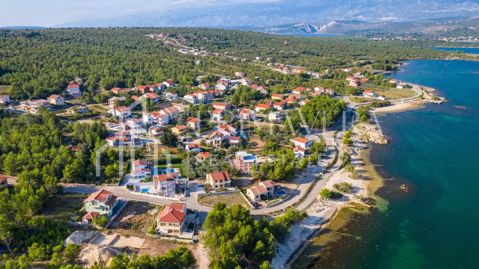 Pridraga&comma; gra&dstrok;evinsko zemlji&scaron;te&comma; 1000 m2