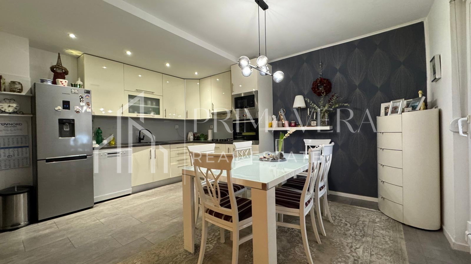 Zadar&sol;Bili brig&comma; prostrani trosobni stan&comma; 89 m2