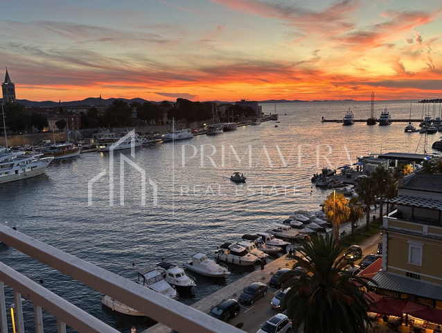 Zadar/Branimirova obala, renovirani stan s prekrasnim pogledom