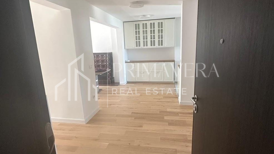 Zadar - Bili brig&comma; potpuno renoviran komforni dvosobni stan&comma; 74 m2
