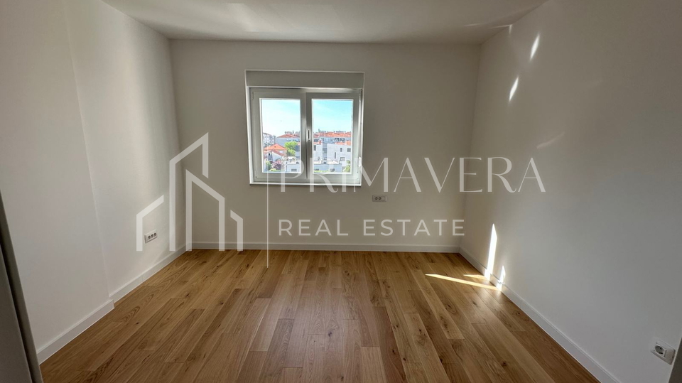Zadar - Bili brig&comma; potpuno renoviran komforni dvosobni stan&comma; 74 m2