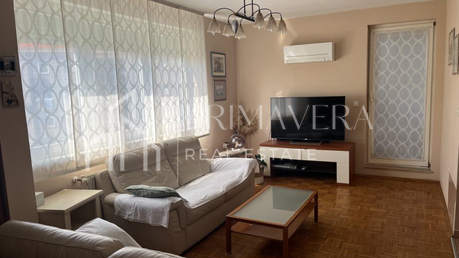 Zadar&sol;Smiljevac&comma; komforni trosobni stan&comma; kompletno namje&scaron;ten&comma; 95 m2