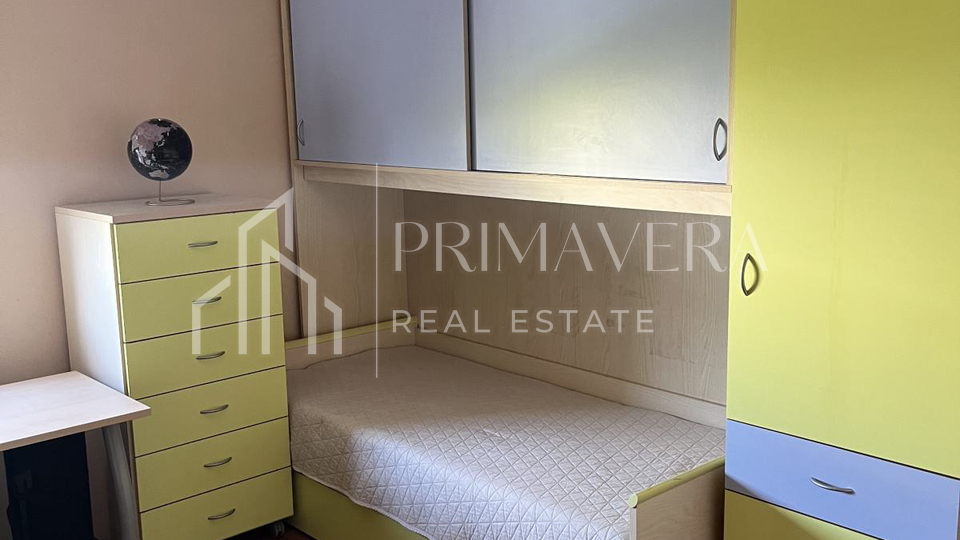 Zadar&sol;Smiljevac&comma; komforni trosobni stan&comma; kompletno namje&scaron;ten&comma; 95 m2