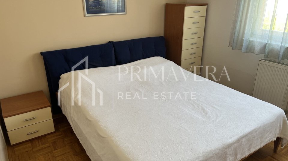 Zadar&sol;Smiljevac&comma; komforni trosobni stan&comma; kompletno namje&scaron;ten&comma; 95 m2