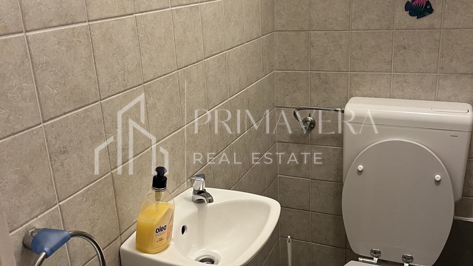 Zadar&sol;Smiljevac&comma; komforni trosobni stan&comma; kompletno namje&scaron;ten&comma; 95 m2