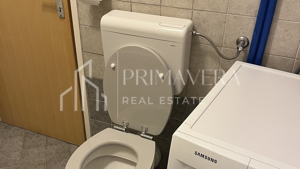 Zadar&sol;Smiljevac&comma; komforni trosobni stan&comma; kompletno namje&scaron;ten&comma; 95 m2