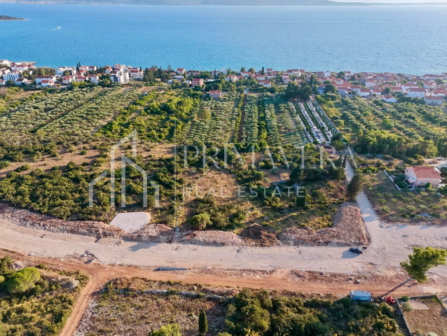 DIKLO – Građevinsko zemljište 1.580 m² s panoramskim pogledom na more