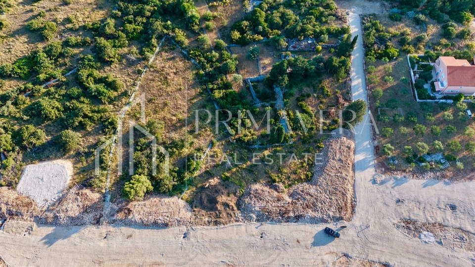 DIKLO &ndash; Gra&dstrok;evinsko zemlji&scaron;te 1&period;580 m&sup2; s panoramskim pogledom na more