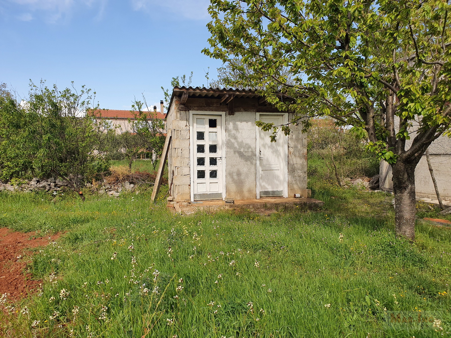 SUKOŠAN - DEBELJAK - stara kuća - zemljište  2096m2