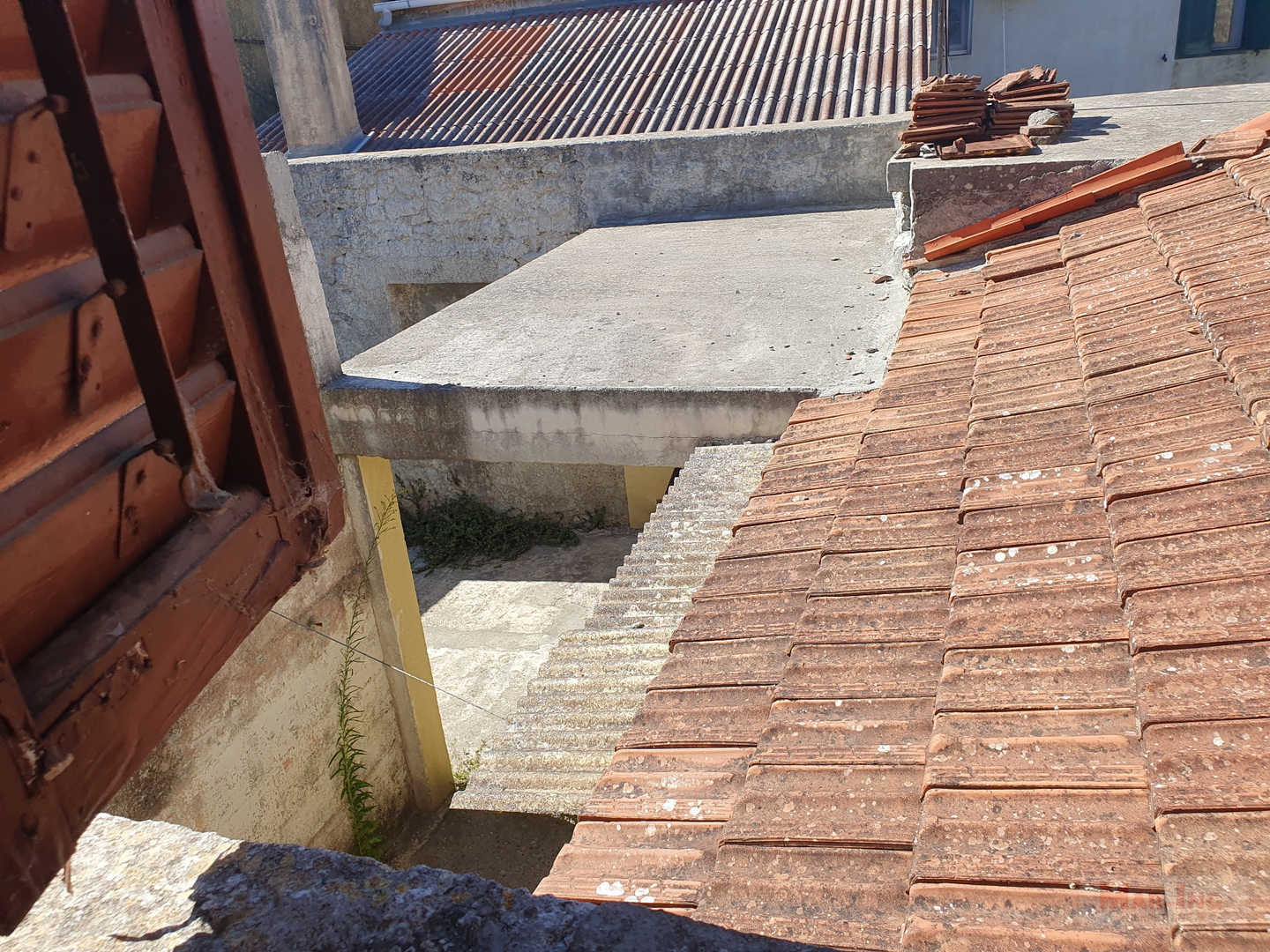 PREKO - SUTOMIŠĆICA - kamena kuća u nizu