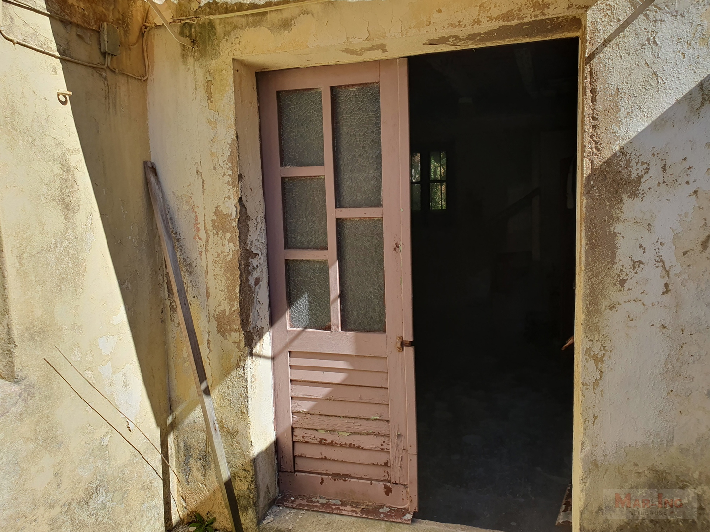 PREKO - SUTOMIŠĆICA - kamena kuća u nizu