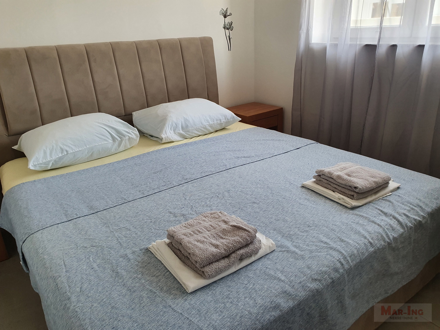 PRIVLAKA - obiteljska vila sa bazenom
