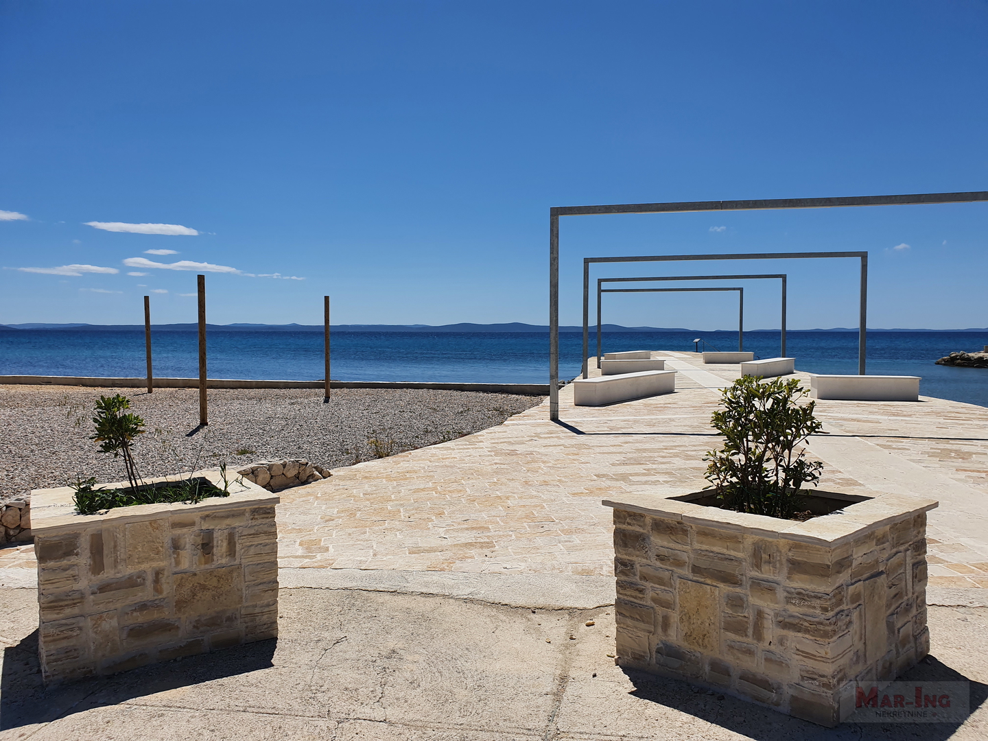 PRIVLAKA - PUNTA - apartman prizemlje prvi red