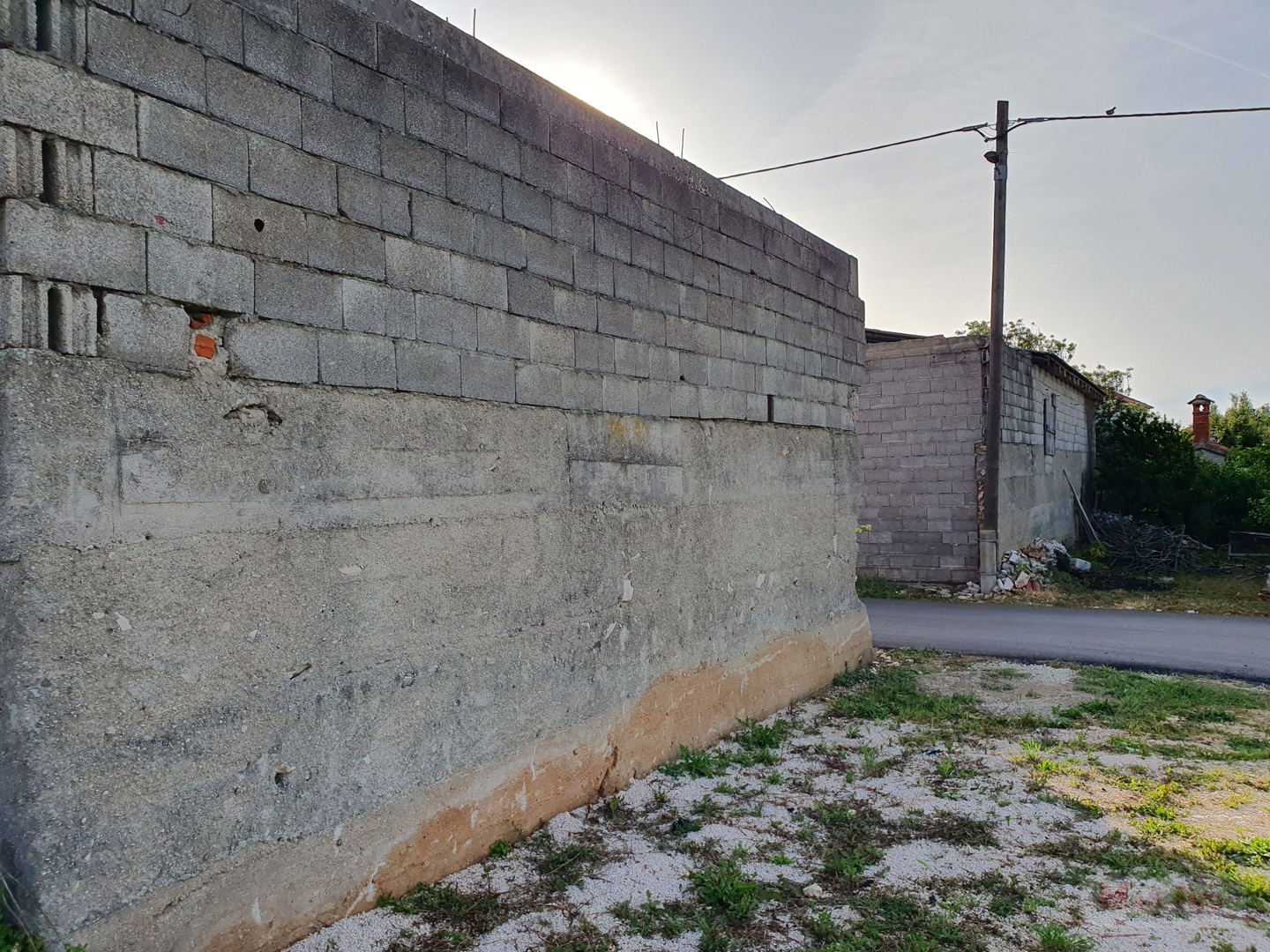 PRIVLAKA - započeta gradnja - zemljište 1000m2