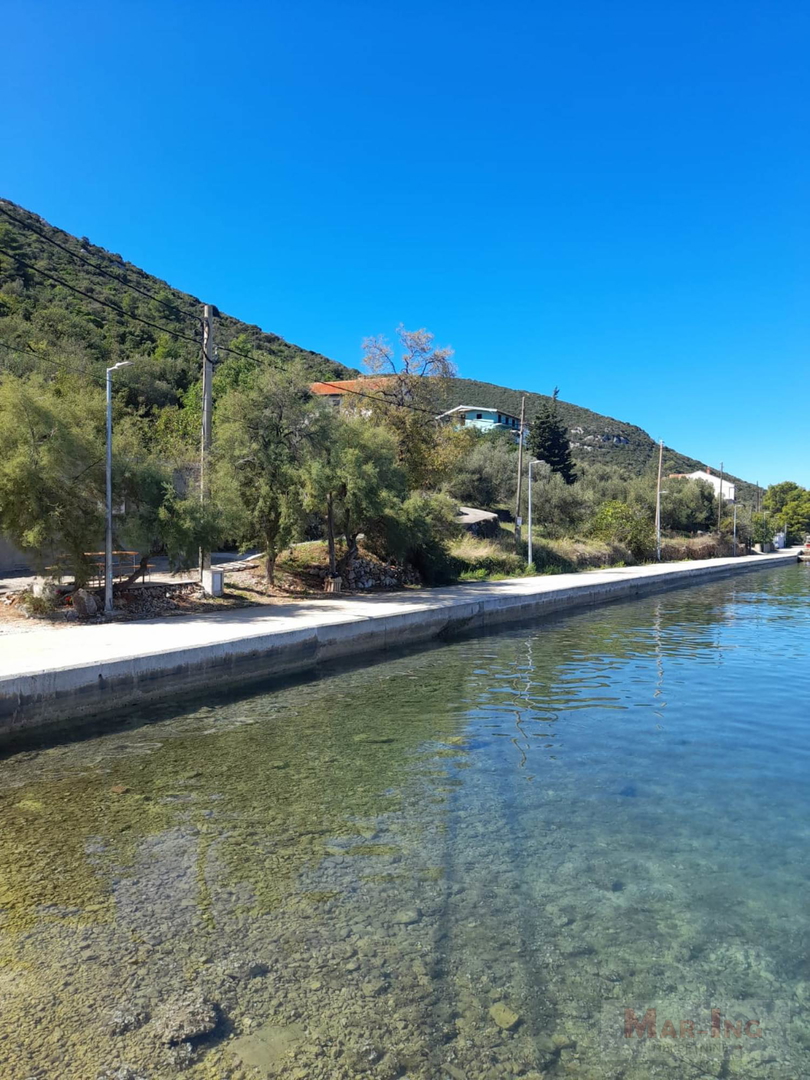 LUKA - DUGI OTOK - građevinsko zemljište prvi red uz more