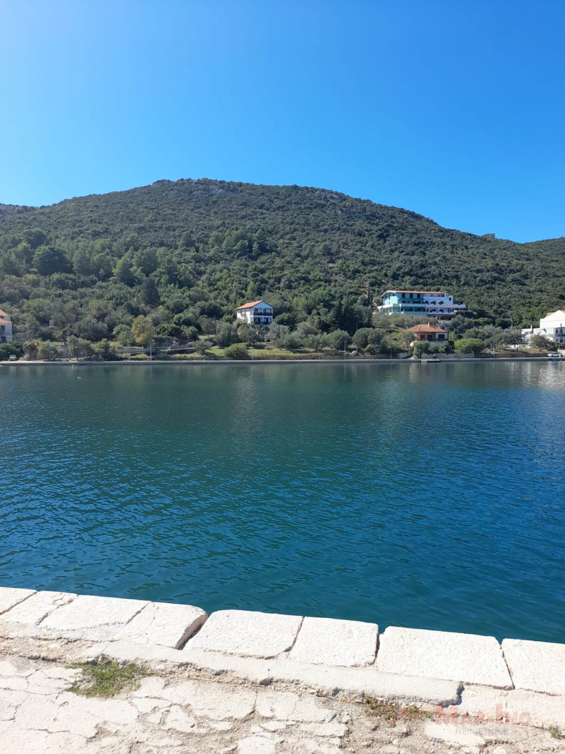 LUKA - DUGI OTOK - građevinsko zemljište prvi red uz more