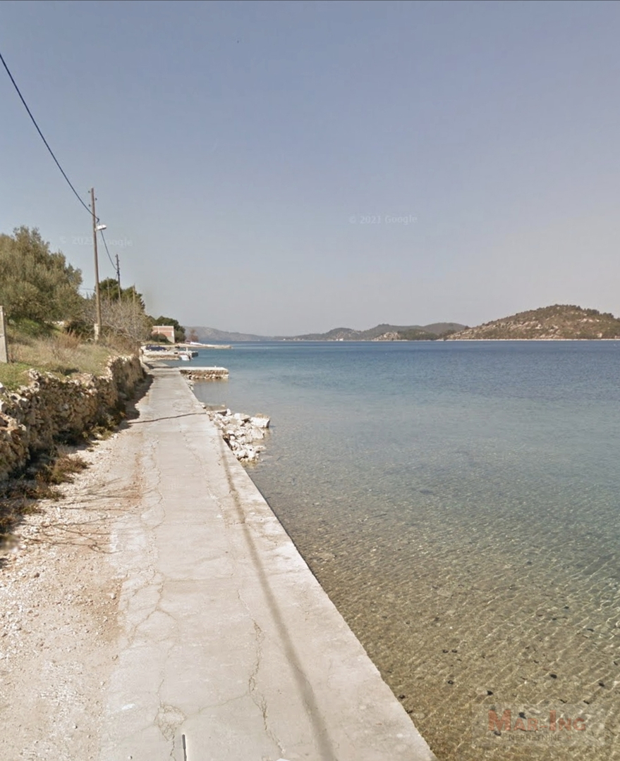 LUKA - DUGI OTOK - građevinsko zemljište prvi red uz more