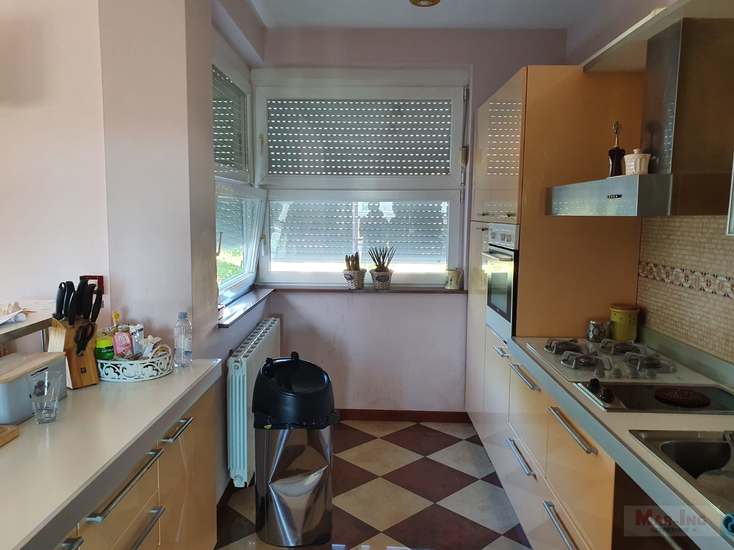 SUKOŠAN - VILA prvi red uz more - dodatno manja obiteljka kuća 88m2