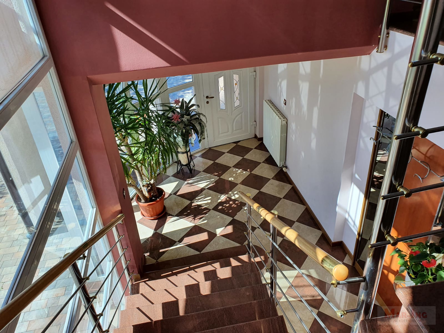 SUKOŠAN - VILA prvi red uz more - dodatno manja obiteljka kuća 88m2