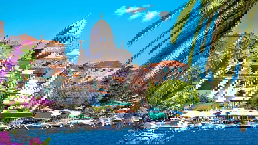 &Scaron;ibenik&sol;centar&sol;prodaje se moderan 3-sobni stan &sol;71m2&sol; izvrsna lokacija&excl;