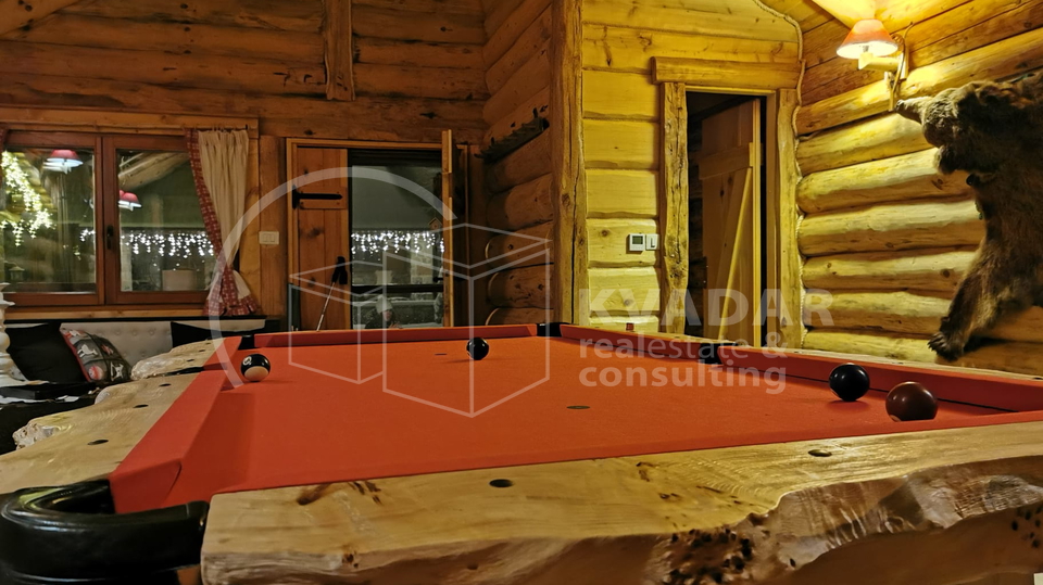 Luksuzno imanje sa dvije kuće i golf terenom, u srcu Like, Gračac