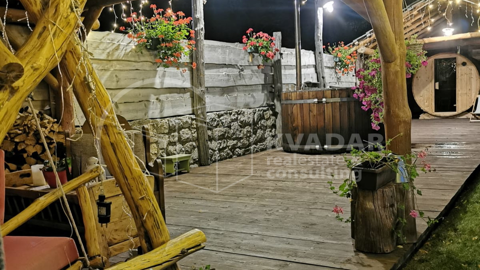 Luksuzno imanje sa dvije kuće i golf terenom, u srcu Like, Gračac